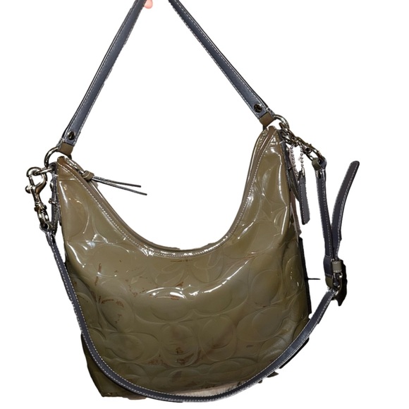 Coach Enamel 2Way Gray Patent Leather Hobo Shoulder Bag Embossed C's & wallet✨ - Picture 5 of 16